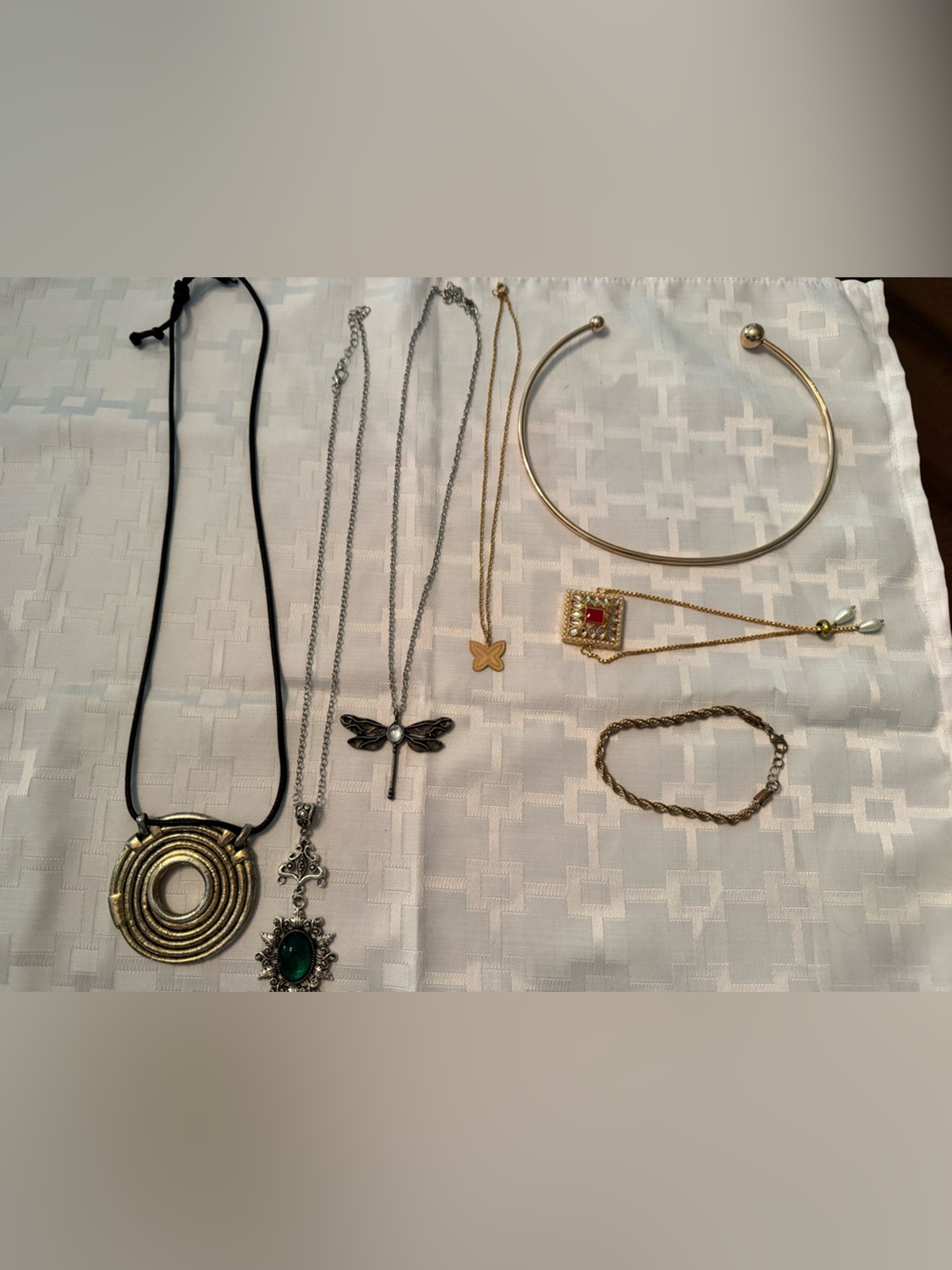 Mixed lot Necklaces & Bracelets